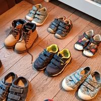 Lotto 13 scarpe bimbo dal 20 al 27 