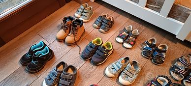 Lotto 13 scarpe bimbo dal 20 al 27 