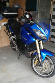 Moto Triumph Tiger 1050