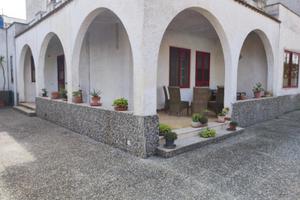 Tuturano ampia villa con box