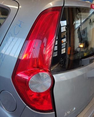 Fanale posteriore sinistro OPEL AGILA del 2011