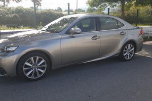 LEXUS IS 3ª serie - 2016