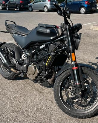 Husqvarna svartpilen 125 2023