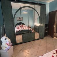 Camera da letto ,tavolino porta tv.