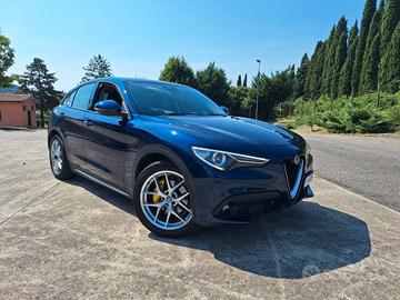 Alfa Romeo Stelvio 2.2 Turbodiesel 180 CV AT8 RWD 