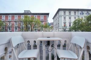 LUSSUOSO TRILOCALE IN PIENO CENTRO