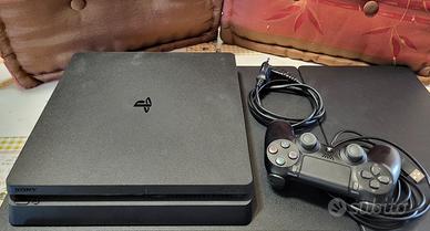 PS4 (versione slim) + Dualshock + COD Vanguard