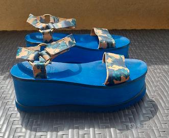 Sandali con zeppa PF16 blu cobalto 