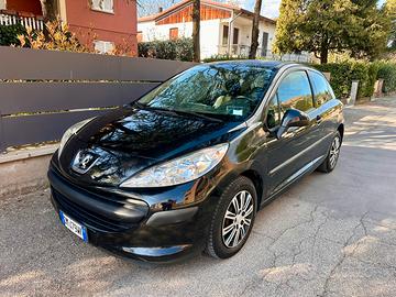 Peugeot 207 con soli 120.000km