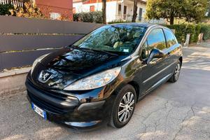 Peugeot 207 con soli 120.000km