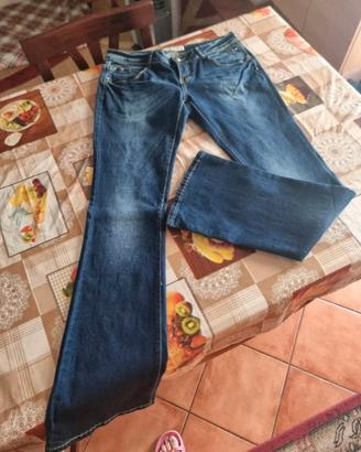 Jeans donna a zampa