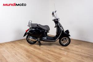 VESPA GTV 300 VIA MONTENAPOLEONE - 2012
