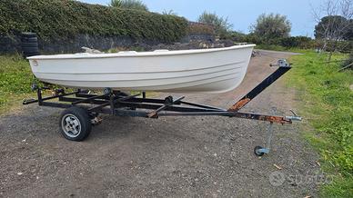 Barca con carrello non omologato 