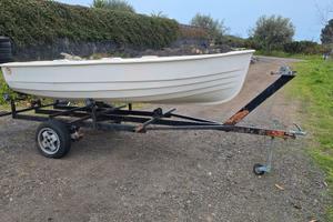 Barca con carrello non omologato 