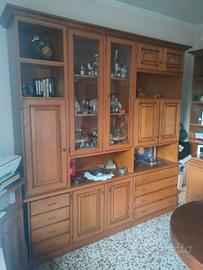 Sala completa di angoliera e libreria 