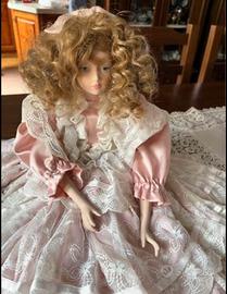 Bambola vintage in porcellana