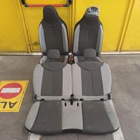 TAPPEZZERIA COMPLETA TOYOTA Aygo 3Â° Serie 71074YV