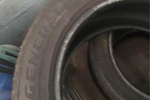 4 gomme general 235/45/17 al 70%