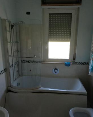 Vasca da bagno angolare