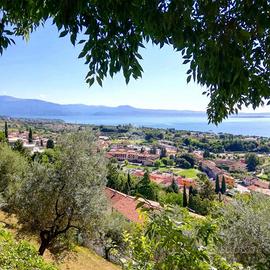 VILLA SINGOLA A PADENGHE SUL GARDA