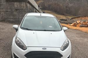 Ford Fiesta bianca 1.5 TDCi