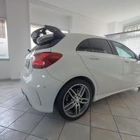 MERCEDES-BENZ A 250 Premium