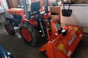 Trattorino Kubota b7000