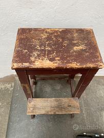 Sgabello in legno