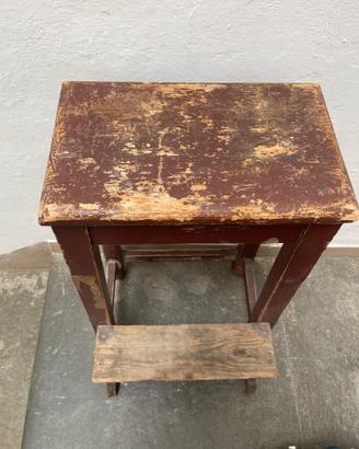 Sgabello in legno