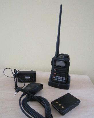 Portatile Yaesu FT 70D + accessori