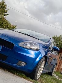 Fiat grande punto 1.4 tjet  3000 trattabili 