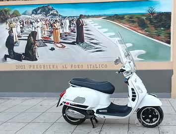 vespa GTS 300 super perfetta 