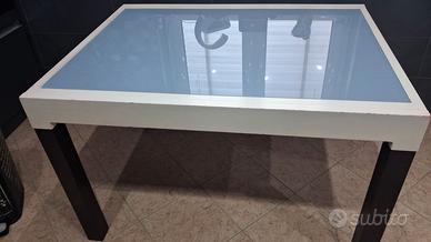 Tavolo +4sedie (trattabile)