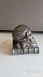 Fermacarte in metallo teschio