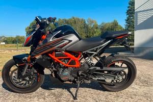 KTM duke 125 -2023 - perfetta