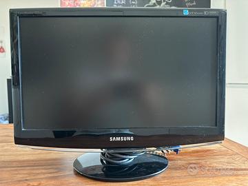 Monitor TV Samsung con VGA, HDMI, DVI, Scart e RGB