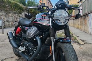 Moto Guzzi V7 special edition