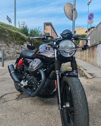 Moto Guzzi V7 special edition