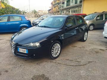 Alfa Romeo 147 1.6 Gpl Distinctive