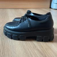 Scarpe loafers con piattaforma