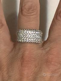 Anello pave’ con zirconi e argento