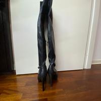 Stivali in pelle nera Guess sopra il ginocchio 40