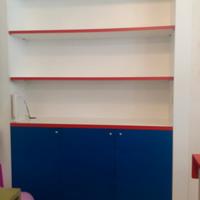 Mobile libreria, con ante inferiori