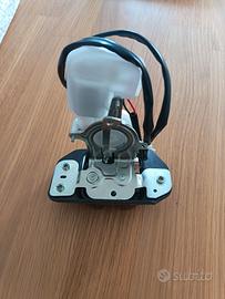 Attuatore per la serratura