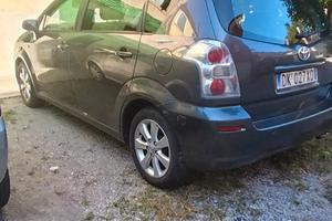 Toyota coralla verso 