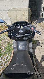 Scooter Majesty 400 usato
