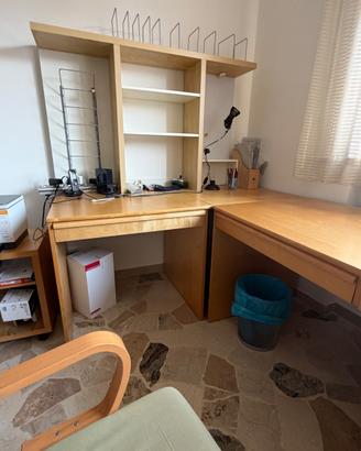 SCRIVANIA ANGOLARE IKEA CON LIBRERIA – GRATIS