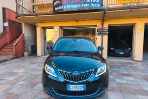 Lancia Ypsilon 1.0 Hybrid