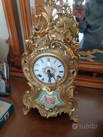 Orologio antico con chiavetta non funzionante
