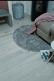 tappeto grigio 